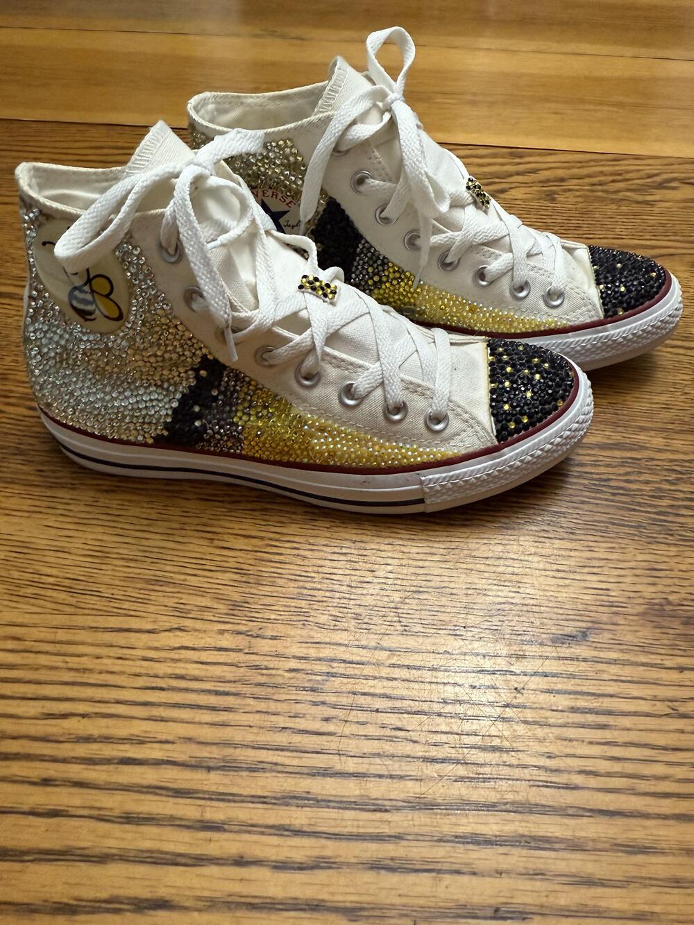 Converse Chuck Taylor Shoes Mens Size 7 Womens 9 Bee Rhinestone High Top Custom